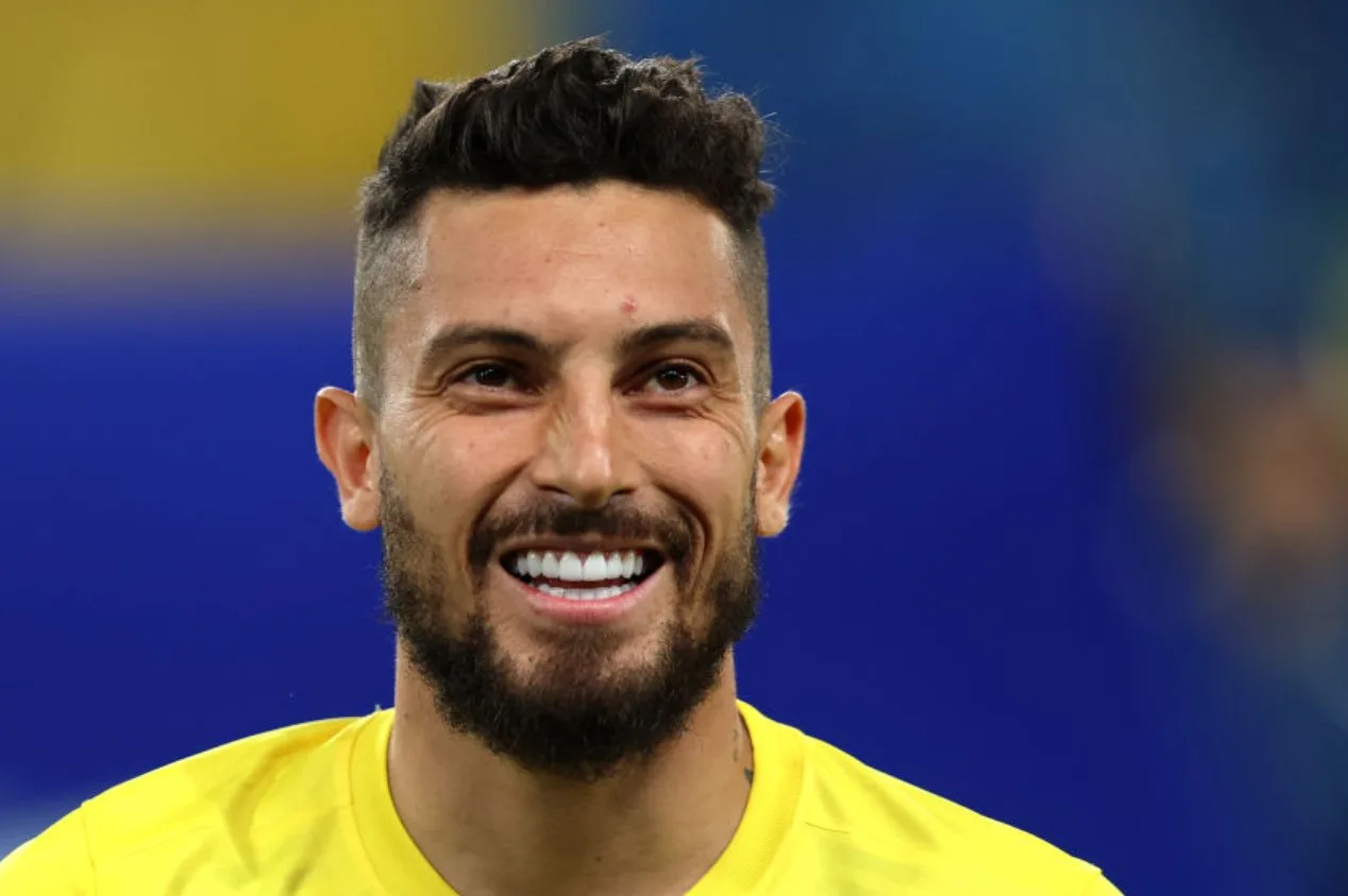Alex Telles, do Al Nassr, abre o jogo sobre retorno à seleção brasileira