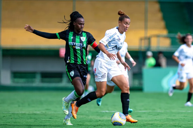 Santos leva virada emocionante do América-MG no Brasileirão Feminino