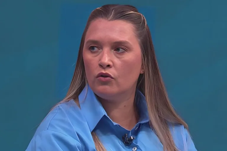 Ana Thaís cita 7 a 1 após discurso de Dorival Júnior sobre Robinho e Daniel Alves