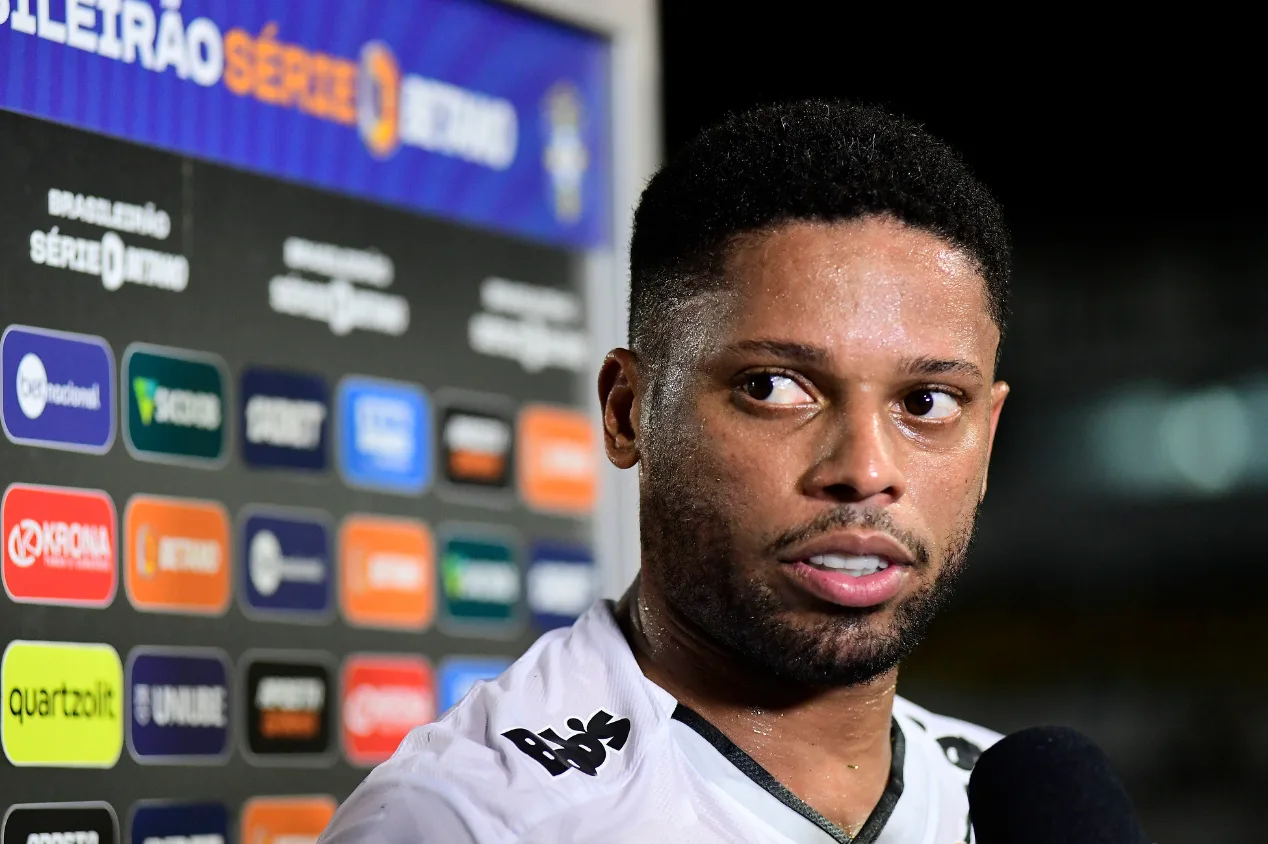 Clube carioca anuncia a contratação de André, ex-Santos e seleção brasileira