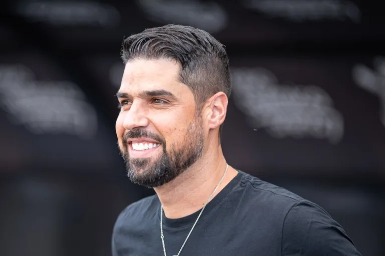 Técnico do Corinthians, António Oliveira fala sobre embates diante de Abel Ferreira, do Palmeiras