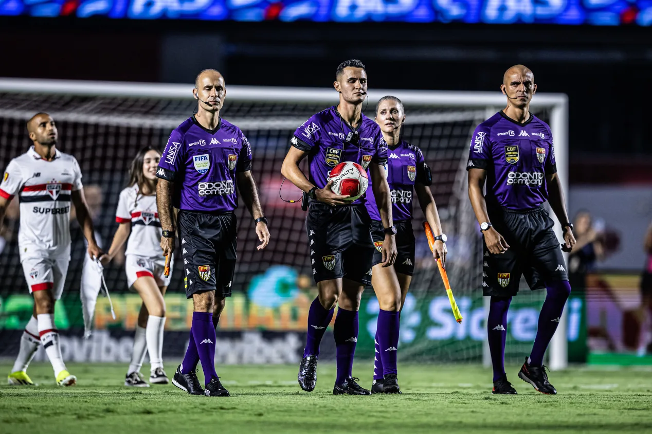 Nadine Basttos analisa polêmicas de arbitragem em SPFC x Palmeiras