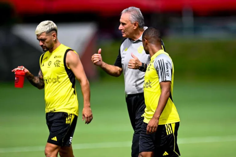 Mauro Cezar destaca atitude de jogador do Flamengo durante clássico no Carioca