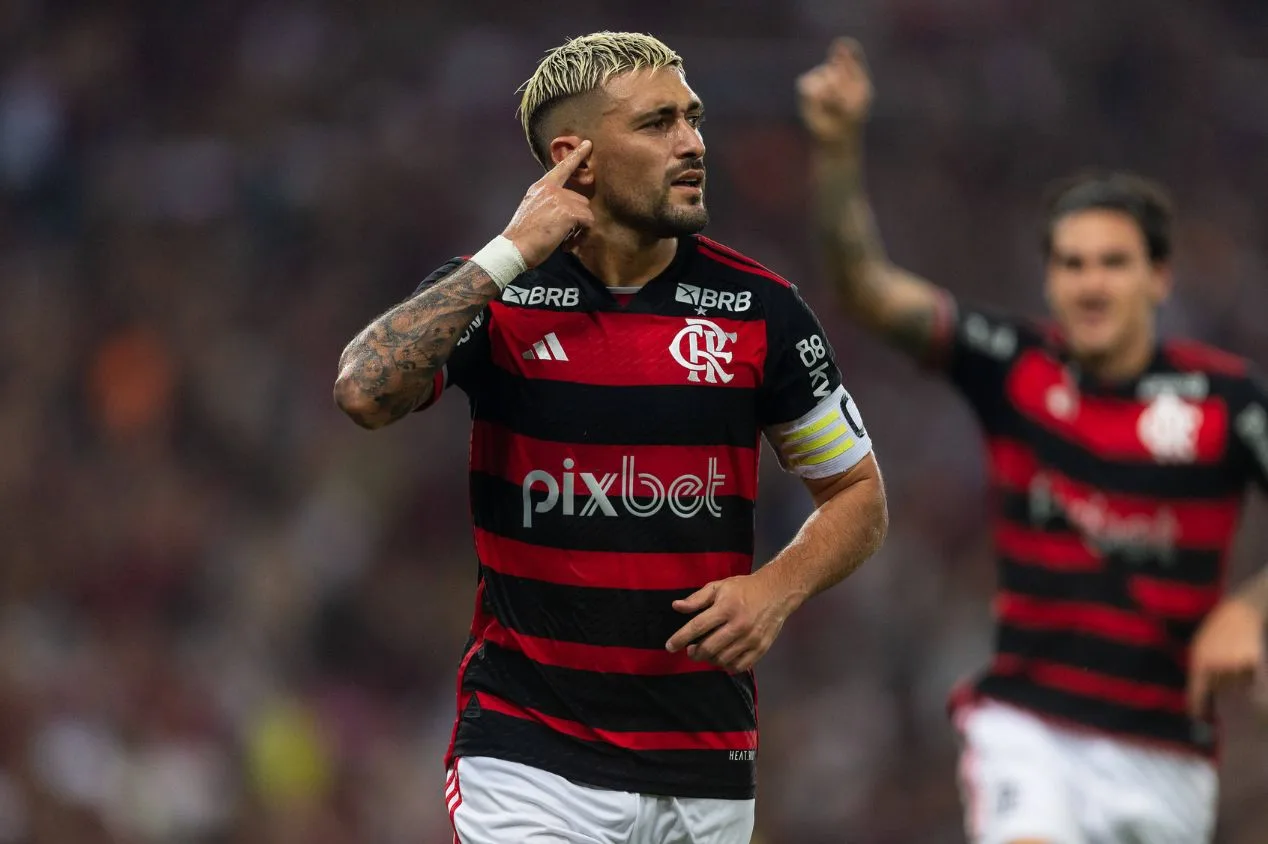 Mauro Cezar elege Arrascaeta acima de camisa 10 do Brasileirão: “Forçada de barra” 