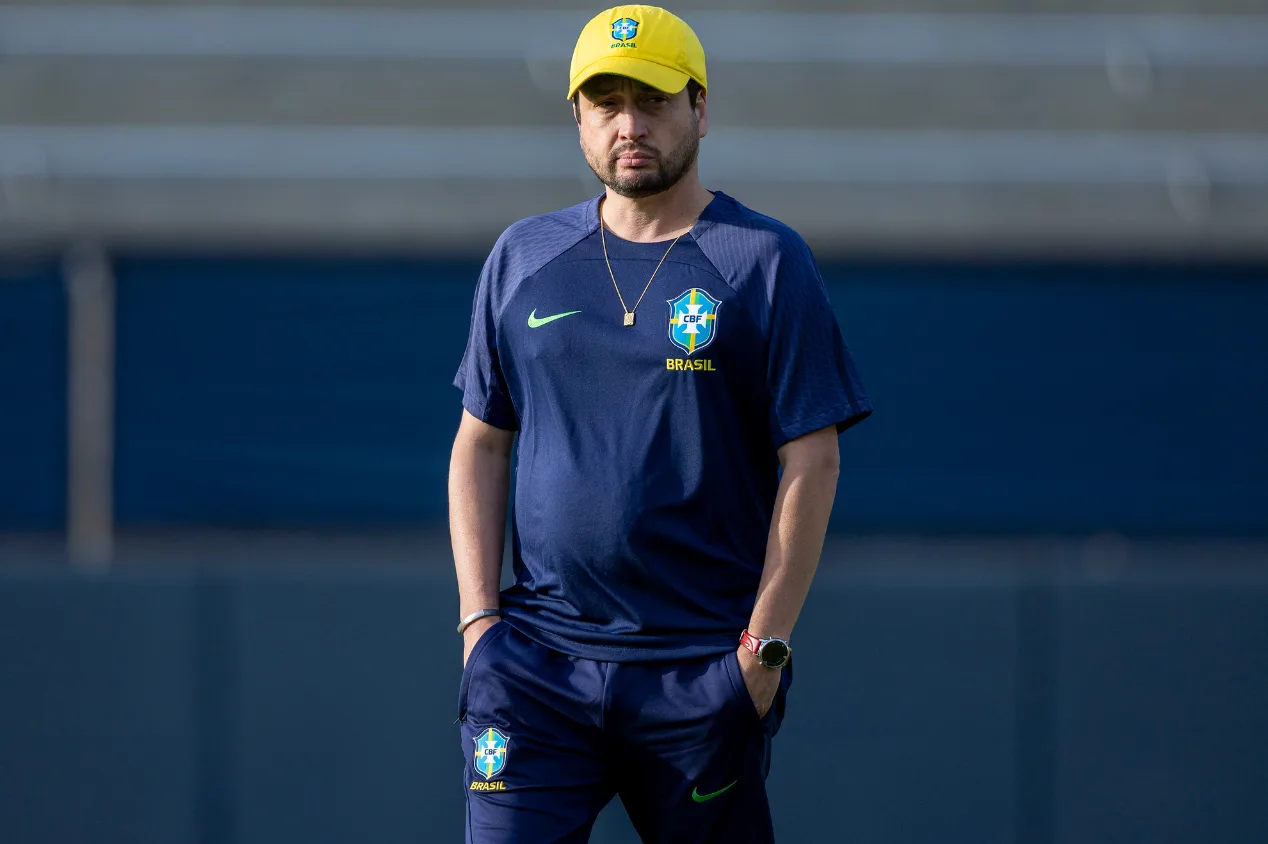 Arthur Elias discorda sobre favoritismo da seleção brasileira contra o México