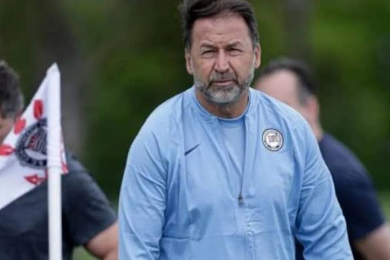 Augusto Melo resolve questão e vai representar Corinthians no sorteio da Sul-Americana