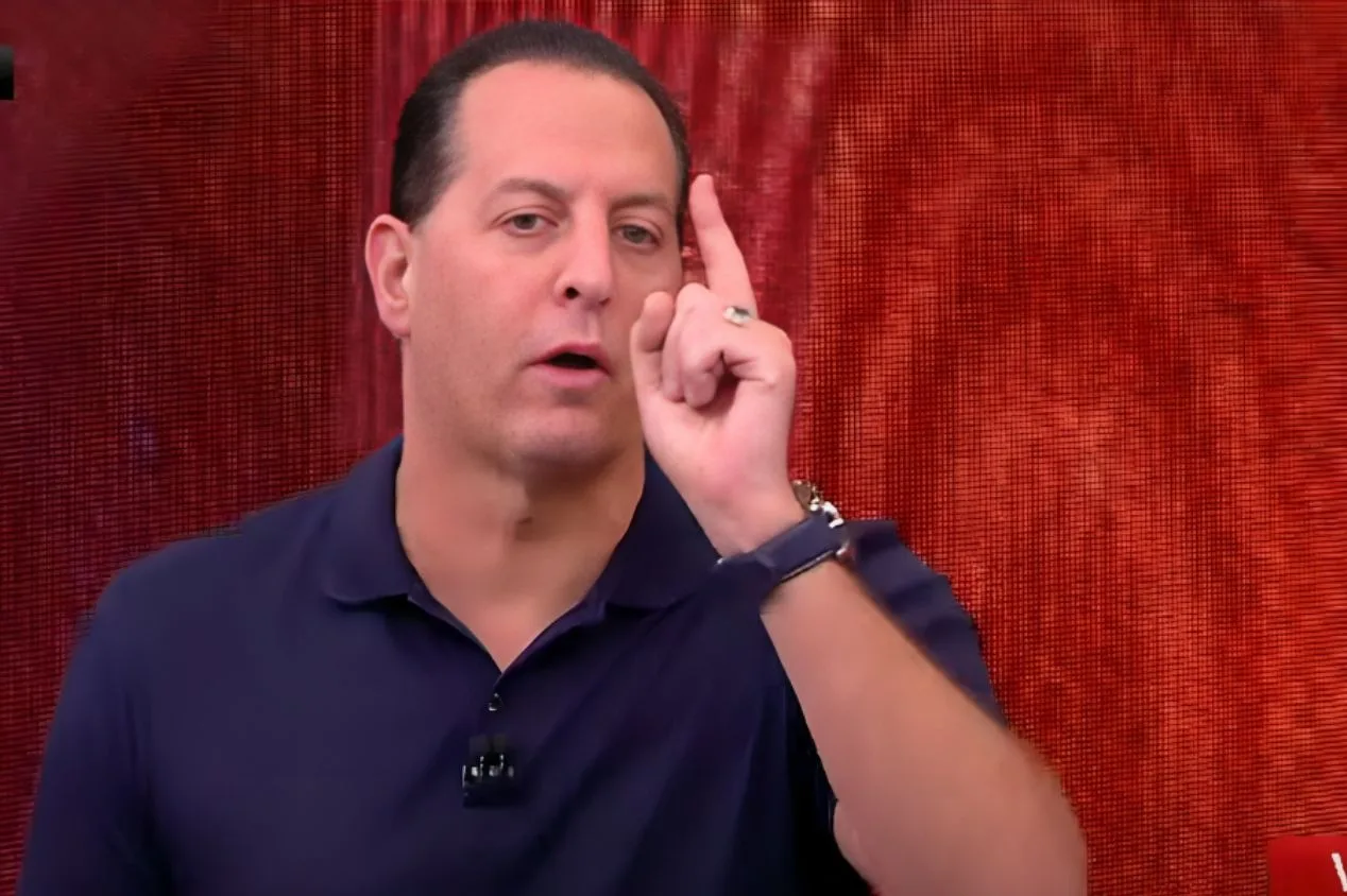 Benja rebate torcedor do Flamengo após eleger melhor time do Brasil: “Não aconteceu isso”