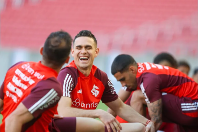 Nicola aponta detalhes do salário de Borré em chegada ao Internacional