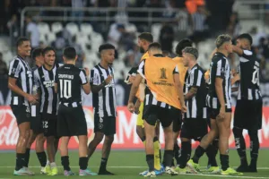 Botafogo deve ter força máxima contra o Fluminense; veja a provável escalação 