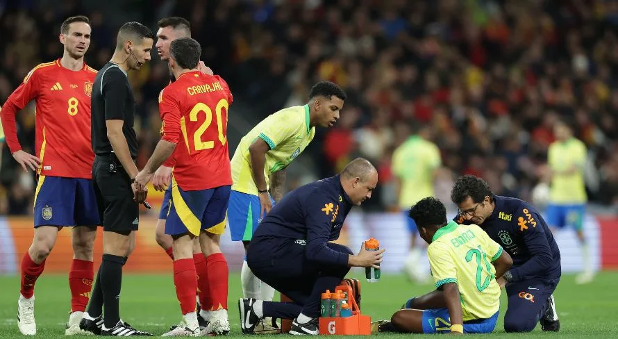 Rizek explica por que mudou de opinião sobre pênalti em Brasil x Espanha