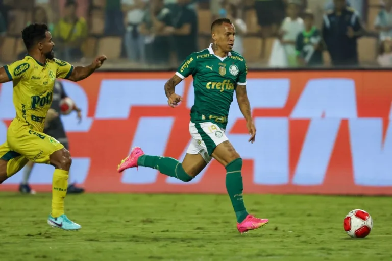 ‘Tempestade perfeita’ pode facilitar saída de Breno Lopes do Palmeiras; entenda