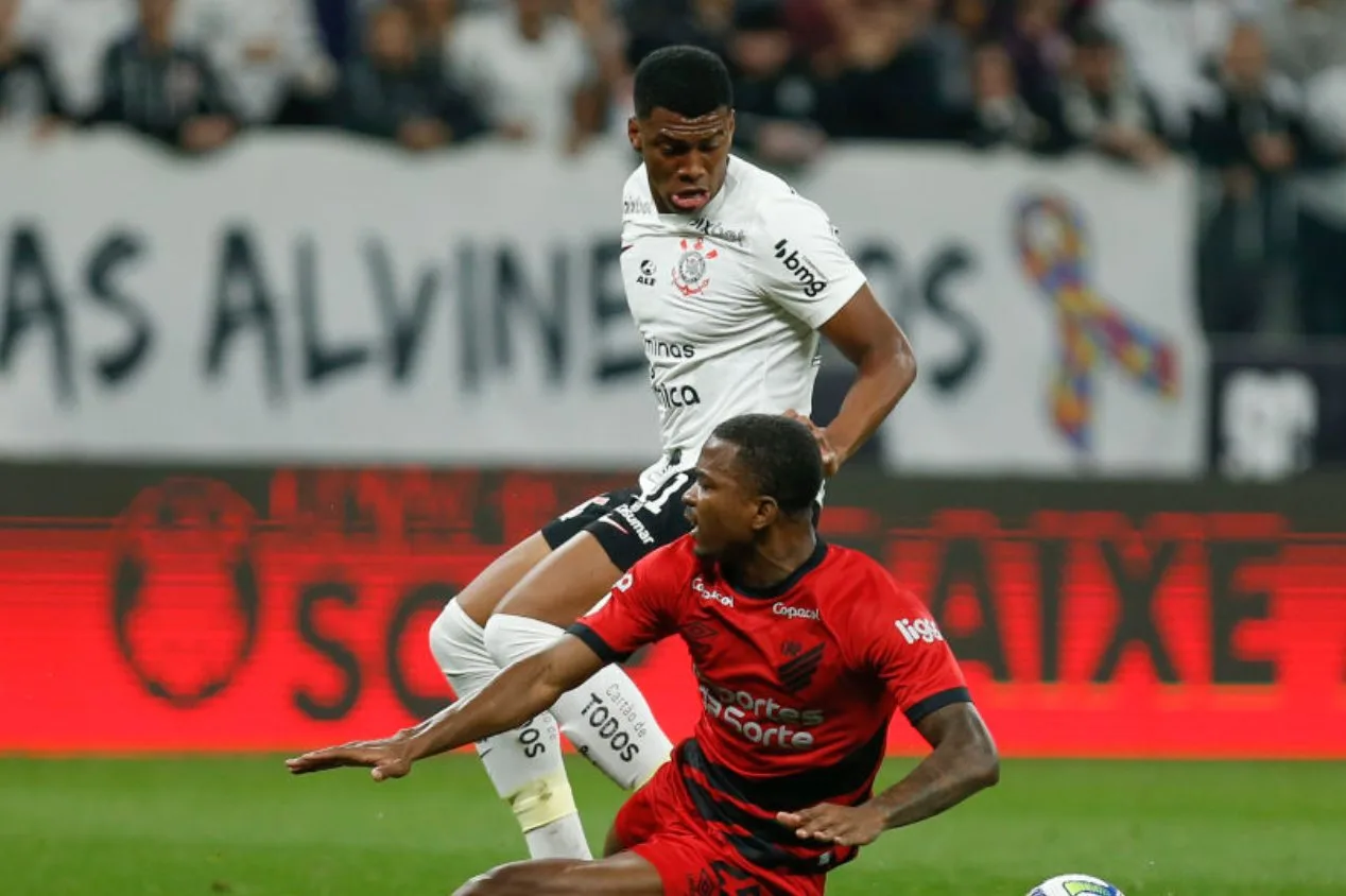 Corinthians fica perto de anunciar a contratação de Cacá, ex-Athletico