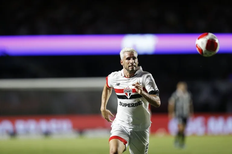 Calleri descarta o SPFC e revela desejo de se aposentar no Boca Juniors