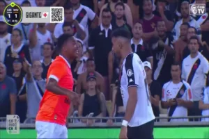 Vasco x Nova Iguaçu: Payet xinga rival em português e viraliza