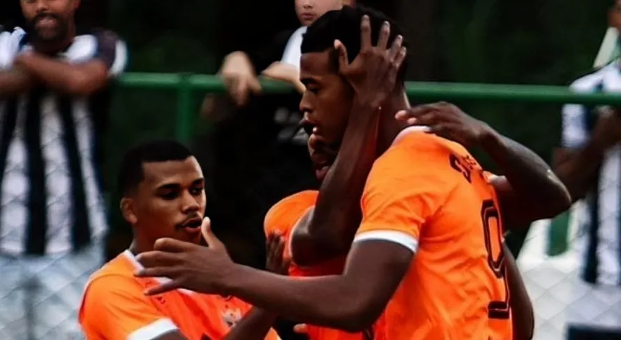 Mauro Cezar critica vaidade do Flamengo após contratação: “Por que vazaram?”