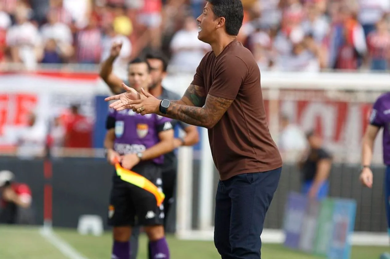 Carpini explica provocação após classificação do São Paulo no Paulistão: “Ofensas aos meus filhos”