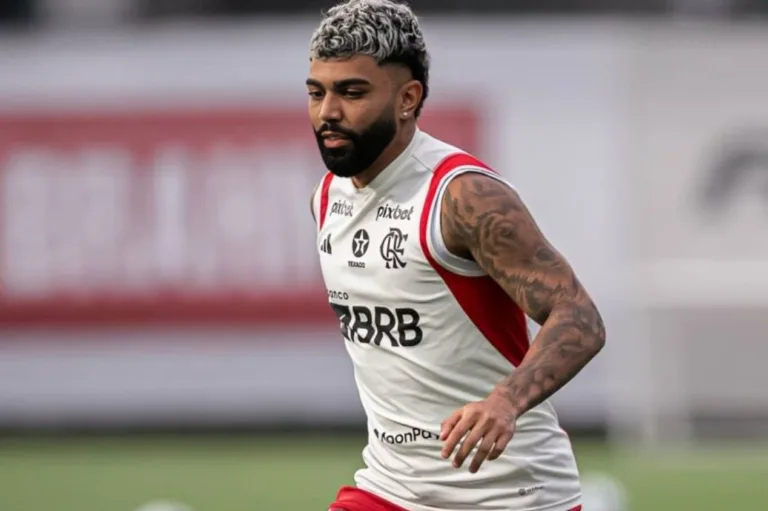 Cicinho corneta e sugere destino para Gabigol após doping
