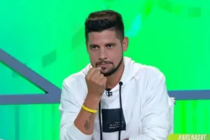 Cicinho provoca Corinthians após eliminação no Paulistão