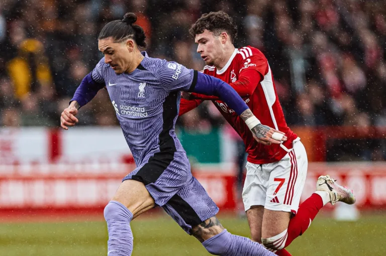 Darwin Núñez chega a 8 gols nos últimos 10 jogos no Liverpool