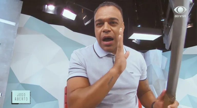 Denílson aponta jogador que “apela” no Brasil: “Não aguenta” 