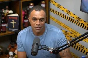 Denílson aponta time sensação no futebol brasileiro: “De encher os olhos”