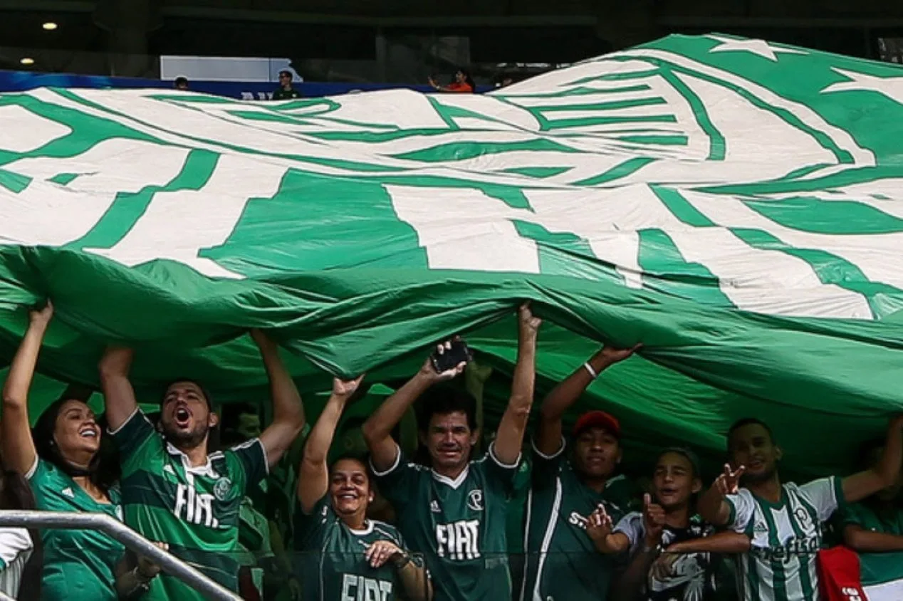 Mauro Cezar elogia torcida do Palmeiras: “A do Flamengo reclama”