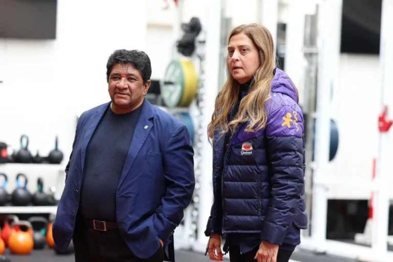 Casagrande destaca atitude de Leila Pereira na CBF: “Dando aula”