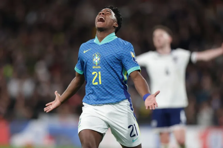 Romário é sincero sobre comparação com Endrick: “Tem que correr”