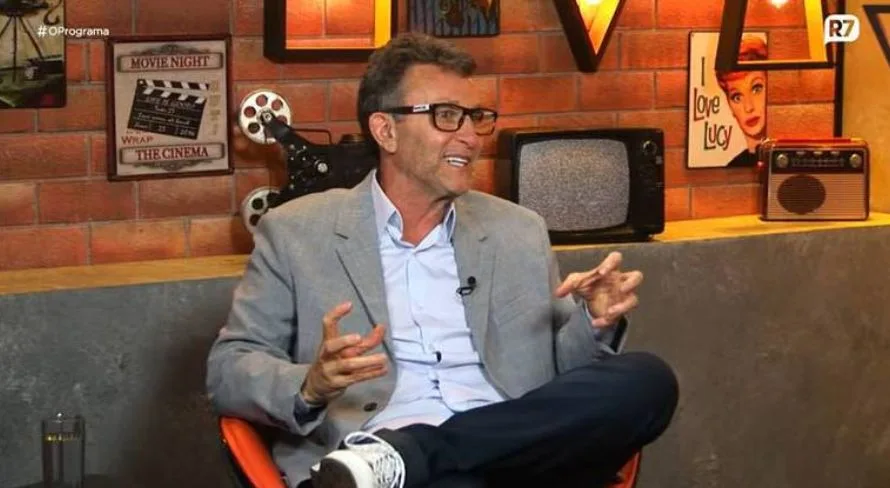 Craque Neto destaca camisa 9 diferenciado do Brasileirão: “É bom”