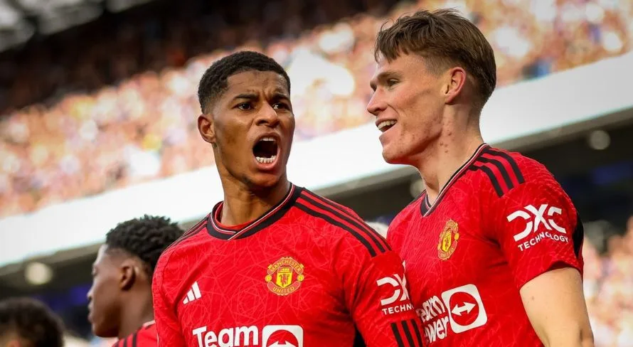 Rashford vem jogando mesmo lesionado no Manchester United; entenda