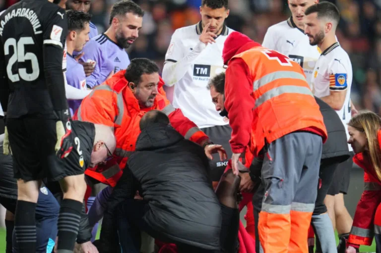 Zagueiro se lesiona em jogo contra o Real Madrid na La Liga e pode parar de jogar