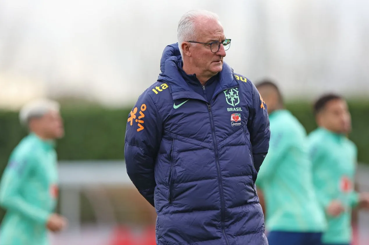 Denílson aponta titular absoluto no meio-campo da seleção brasileira