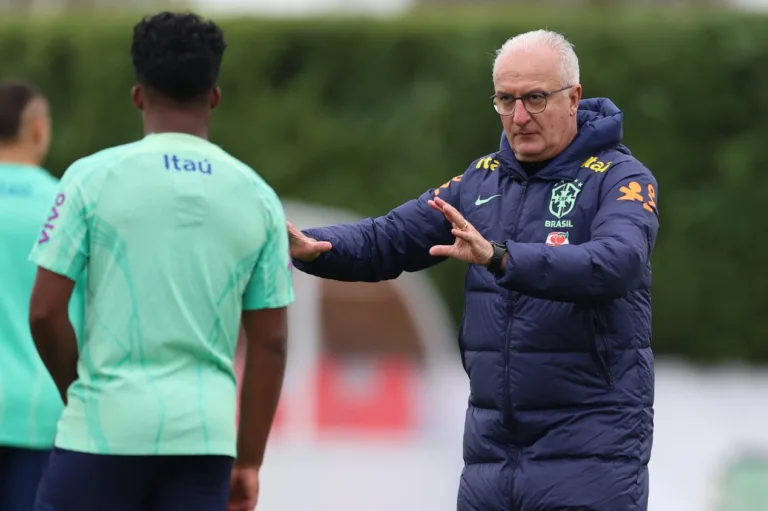 Saiba quem deve ser o capitão da seleção brasileira na estreia de Dorival Júnior