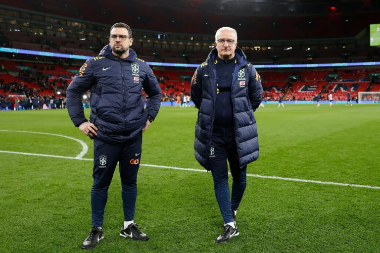 Dorival Júnior iguala feito de Zagallo e Telê Santana com a seleção brasileira