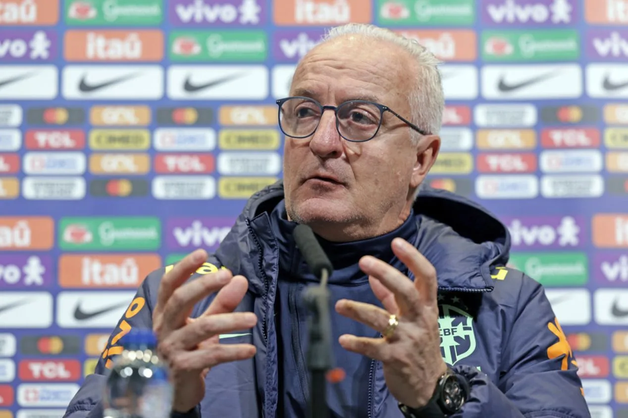 Dorival Júnior monta seleção brasileira de todos os tempos sem Pelé: “Não é humano”