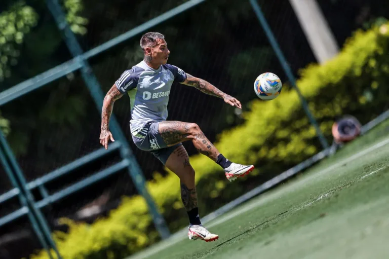 Atlético-MG trabalha saída de Vargas, mas jogador dificulta negociação