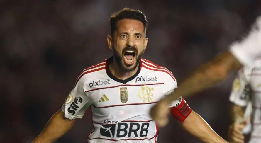 RMP defende ex-Flamengo criticado pelos torcedores: “Era um monstro”