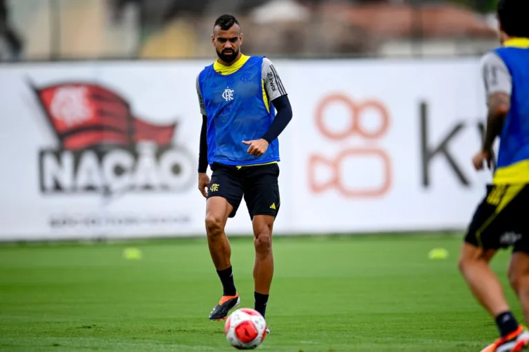 André Rocha faz alerta após convocação de jogador do Flamengo: “Pode pagar caro”