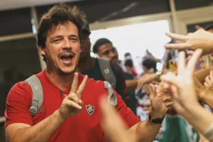 Perto de FlaFlu decisivo, Diniz possui apenas 30% de aproveitamento em clássicos pelo Fluminense