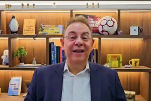 Flavio Prado aponta time “em apuros” no futebol brasileiro