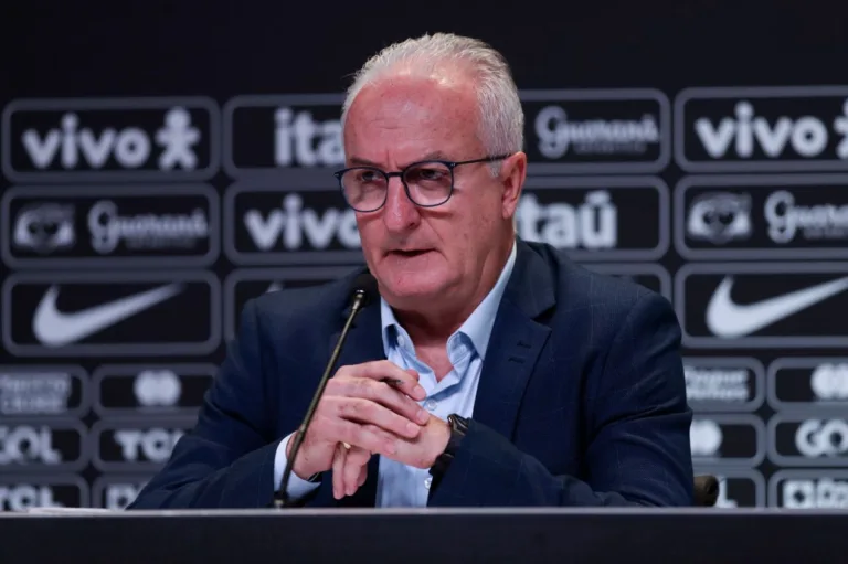 Flavio Prado discorda de Dorival Júnior e cita três goleiros para seleção brasileira