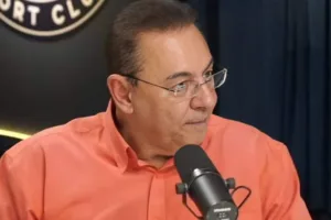 Flavio Prado reforça “papa títulos” do futebol brasileiro: “Favorito a tudo”