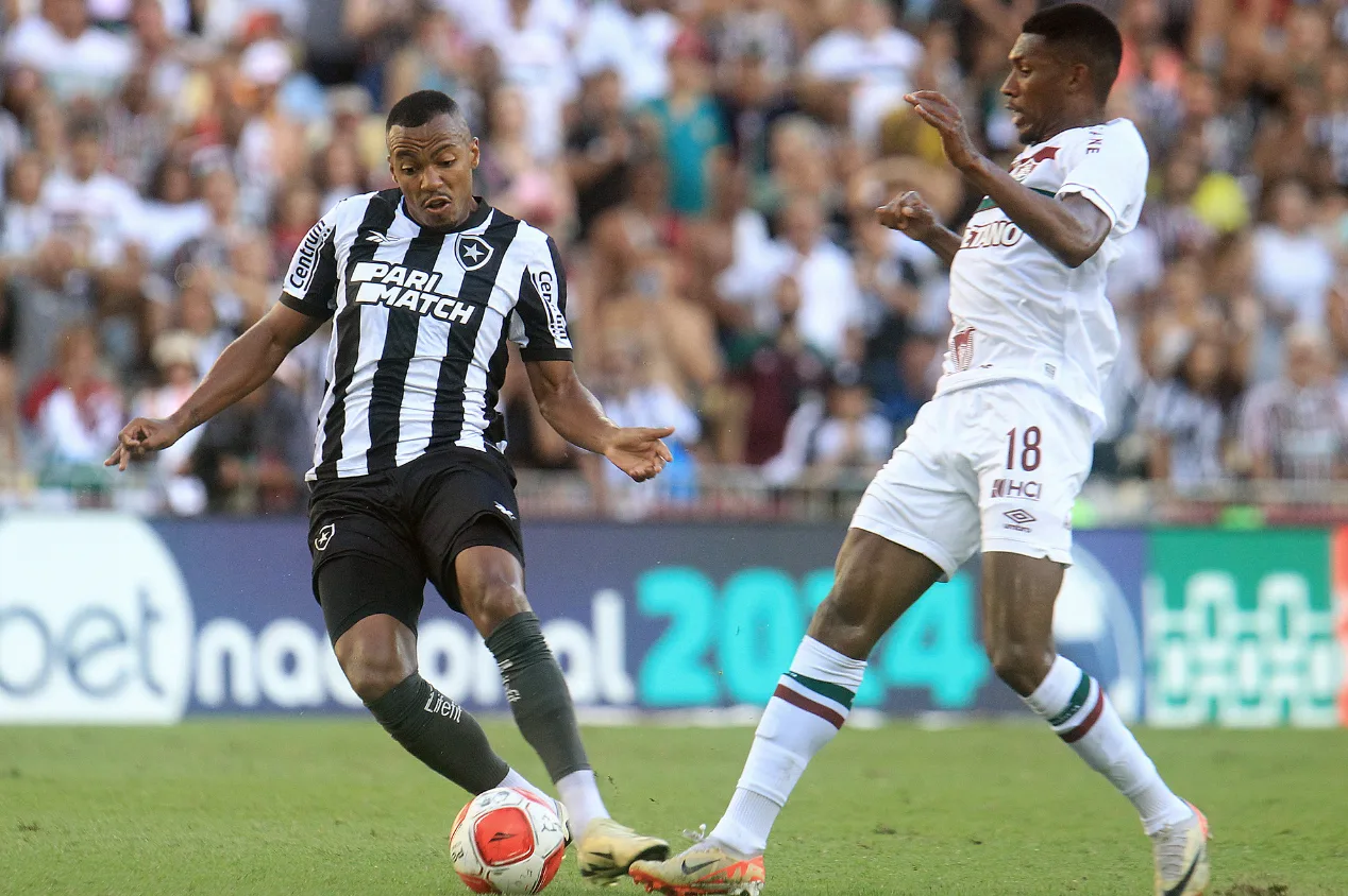 Botafogo vence o Fluminense no Cariocão em clássico eletrizante