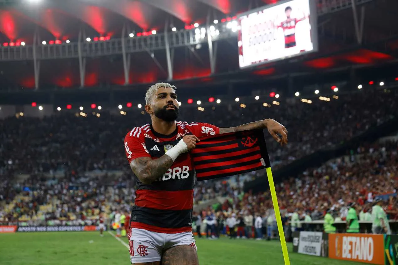 Zico deixa recado sobre futuro de Gabigol no Flamengo