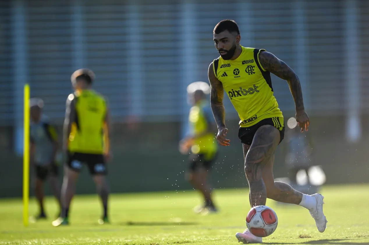 Neto indica destino de Gabigol, alvo de Palmeiras e Corinthians: “Informação”
