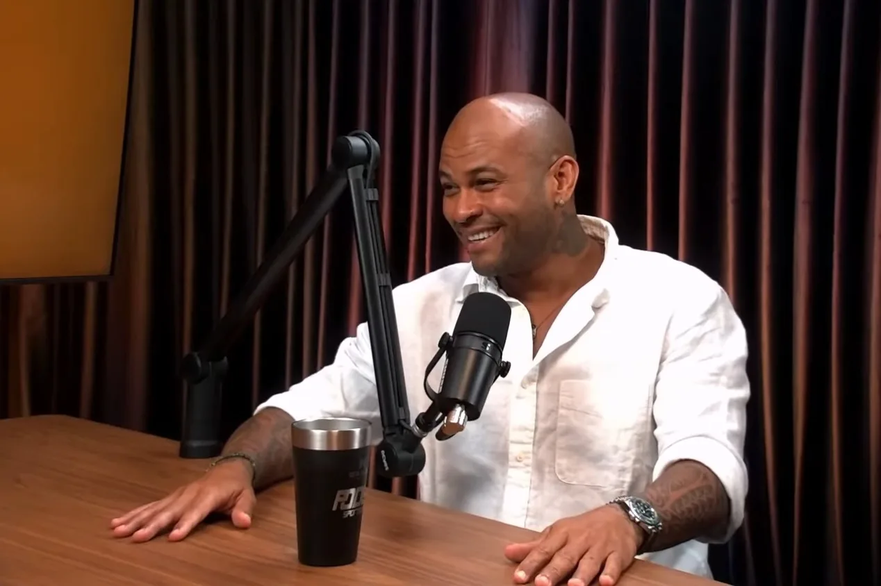 Ex-SPFC, Gabriel escala o time da ‘noitada’: “Thiago Heleno com a faixa”