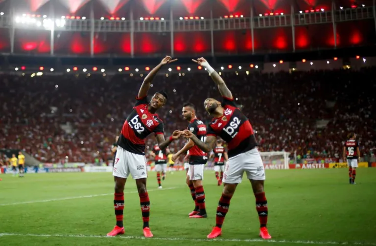 Flamengo relembra Gabigol e Bruno Henrique em homenagem a Akira Toriyama