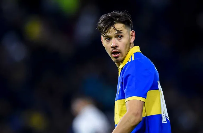 Recém-chegado ao Botafogo, Óscar Romero fala sobre enfrentar irmão gêmeo do Corinthians