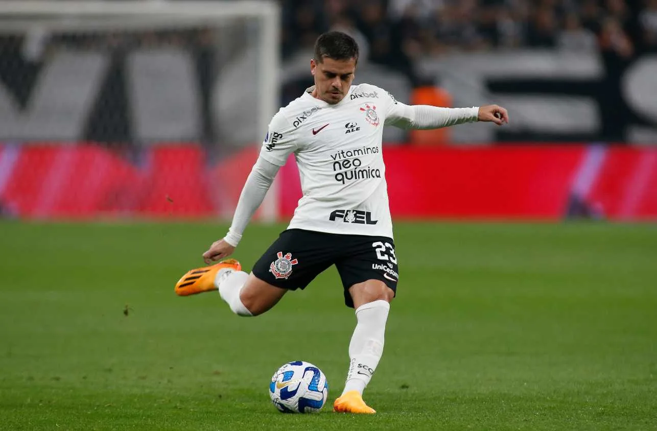 Fagner, do Corinthians, é o defensor da Série A com mais assistências nos últimos anos