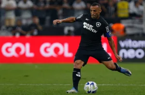 Lateral do Botafogo, Marçal não escolhe adversário na Libertadores: “Venha quem vier”